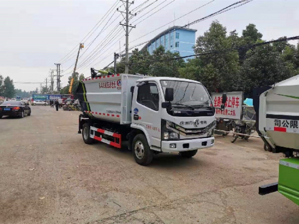 東風小多利卡國六7方無泄漏後裝式壓縮垃圾車