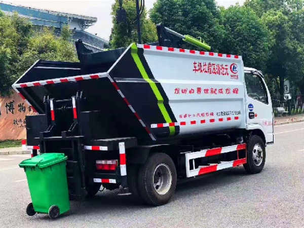 東風小多利卡國六7方無泄漏後裝式壓縮垃圾車